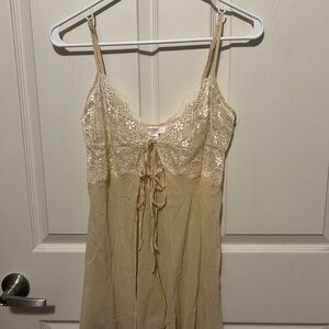 Elegant Cream Lace Chemise